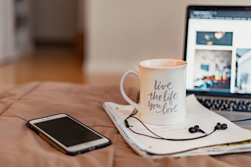 Clear the First Time: How to Leave an Efficient Voice Message